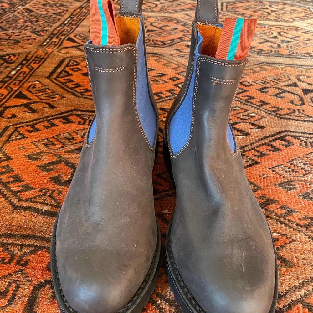 NEW. RARE! Penelope Chilvers, Brown leather Nelson boot.